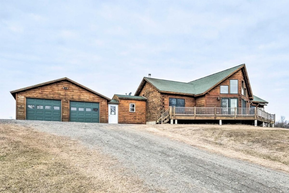 Family-Friendly Troy Getaway with Furnished Deck Image 23