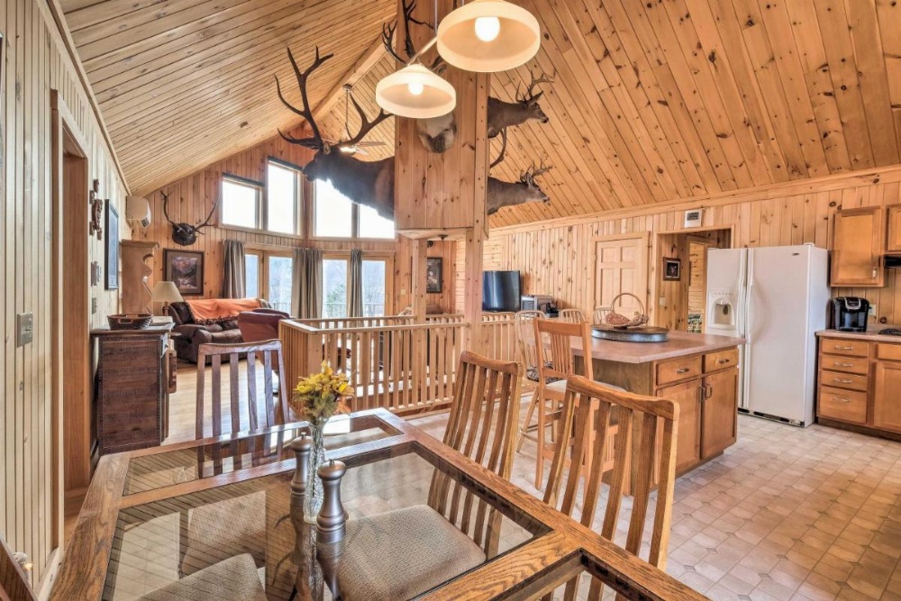 Family-Friendly Troy Getaway with Furnished Deck Image 7